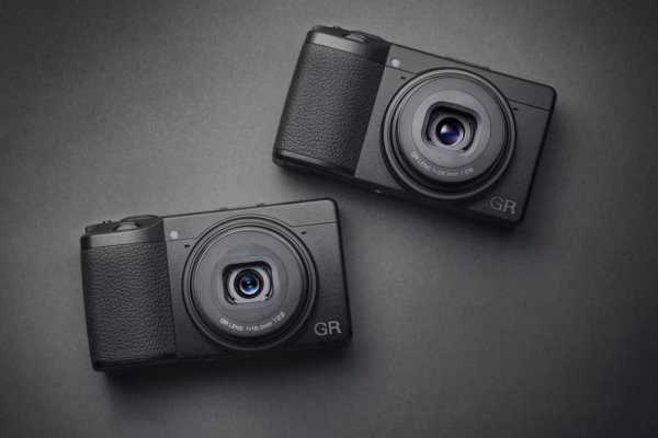 Using a Ricoh GRIII and GRIIIx for Concert Photography – Review